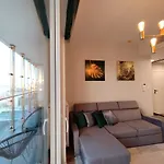 Wola Tower Deluxe Separate Bedroom With Free Garage - By Perfect Apartment *