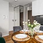 Wola Tower Deluxe Separate Bedroom With Free Garage - By Perfect Apartment *