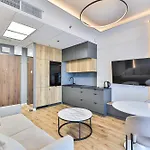 Wola Tower Deluxe Separate Bedroom With Free Garage - By Perfect Warsaw