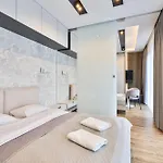 Wola Tower Deluxe Separate Bedroom With Free Garage - By Perfect Warsaw
