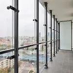 Wola Tower Deluxe Separate Bedroom With Free Garage - By Perfect Apartment Warsaw