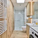 Apartment Wola Tower Deluxe Separate Bedroom With Free Garage - By Perfect Warsaw