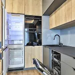 Wola Tower Deluxe Separate Bedroom With Free Garage - By Perfect Apartment *