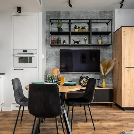 Wola Tower Deluxe Separate Bedroom With Free Garage - By Perfect Varşova