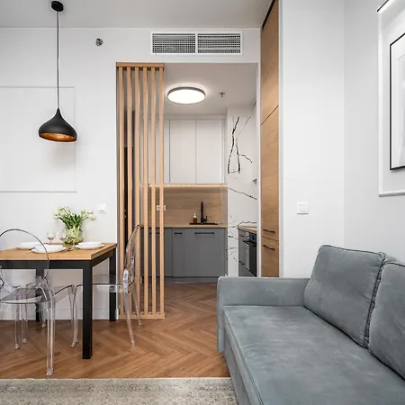 Apartment Wola Tower Deluxe Separate Bedroom With Free Garage - By Perfect Warschau