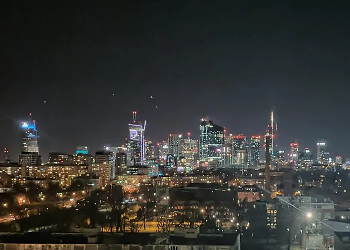 Wola Tower Deluxe Separate Bedroom With Free Garage - By Perfect