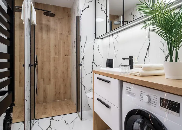 Apartment Wola Tower Deluxe Separate Bedroom With Free Garage - By Perfect Warsaw