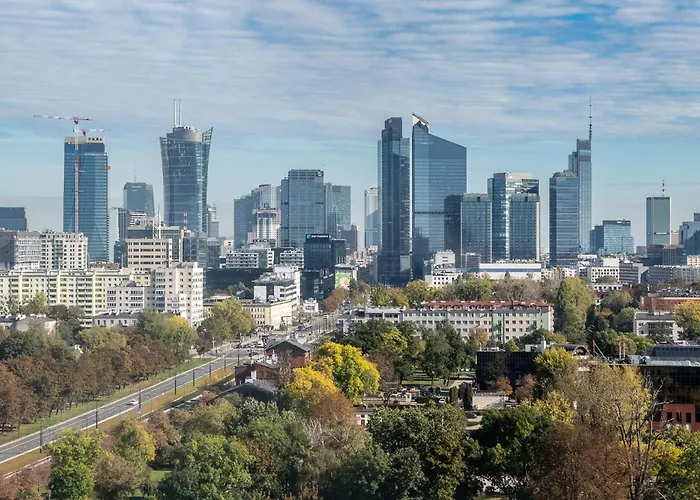 Wola Tower Deluxe Separate Bedroom With Free Garage - By Perfect *