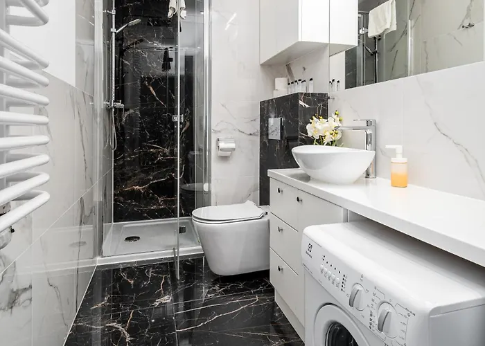 Wola Tower Deluxe Separate Bedroom With Free Garage - By Perfect Apartment Warsaw