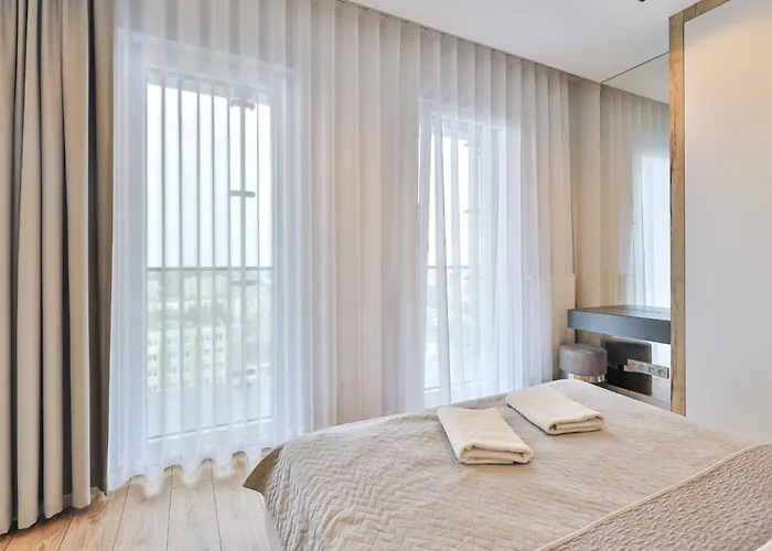 Apartment Wola Tower Deluxe Separate Bedroom With Free Garage - By Perfect *