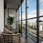 Wola Tower Deluxe Separate Bedroom With Free Garage - By Perfect Apartamento