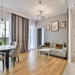 Wola Tower Deluxe Separate Bedroom With Free Garage - By Perfect