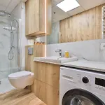 Wola Tower Deluxe Separate Bedroom With Free Garage - By Perfect *