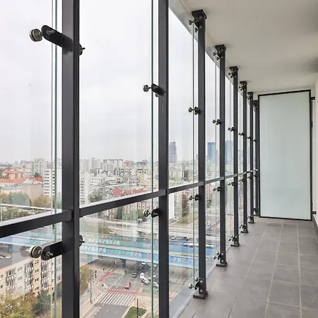 Wola Tower Deluxe Separate Bedroom With Free Garage - By Perfect 아파트 바르샤바