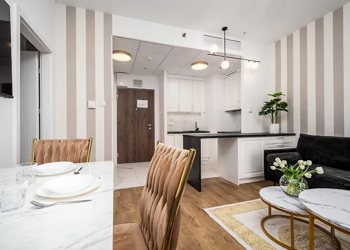 Wola Tower Deluxe Separate Bedroom With Free Garage - By Perfect * Warszawa