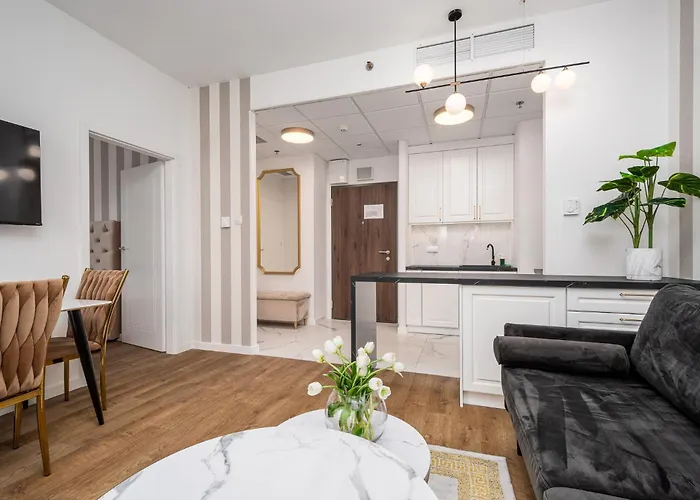 Wola Tower Deluxe Separate Bedroom With Free Garage - By Perfect