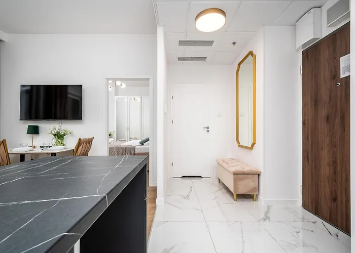 Wola Tower Deluxe Separate Bedroom With Free Garage - By Perfect *