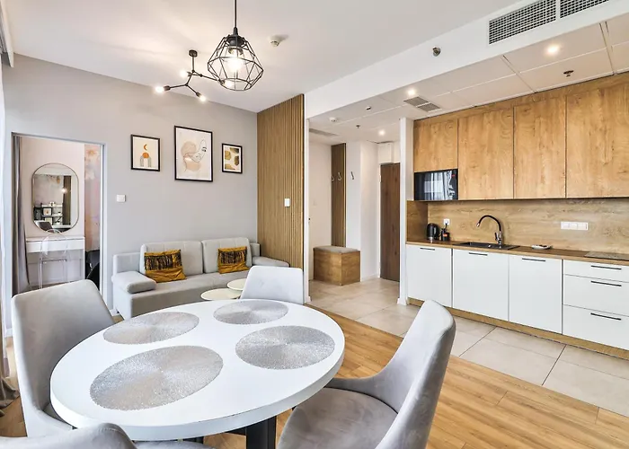 Wola Tower Deluxe Separate Bedroom With Free Garage - By Perfect Apartament Warszawa