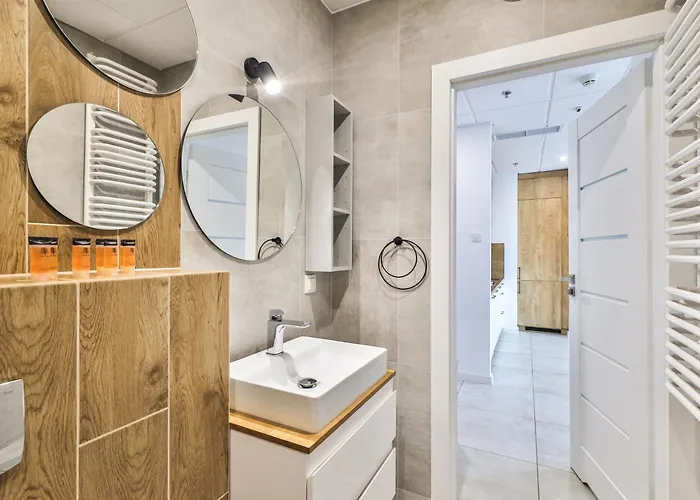 Apartament Wola Tower Deluxe Separate Bedroom With Free Garage - By Perfect *