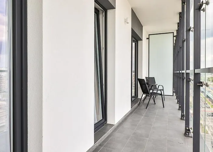 Wola Tower Deluxe Separate Bedroom With Free Garage - By Perfect Apartament Warszawa